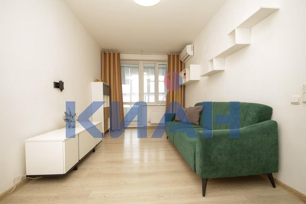 Продам двухкомнатную (2-комн.) квартиру, Лесопарковая ул, 21, Красноярск г