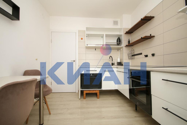 Продам двухкомнатную (2-комн.) квартиру, Лесопарковая ул, 21, Красноярск г