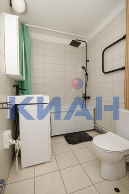 Продам двухкомнатную (2-комн.) квартиру, Лесопарковая ул, 21, Красноярск г