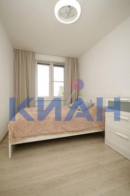 Продам двухкомнатную (2-комн.) квартиру, Лесопарковая ул, 21, Красноярск г