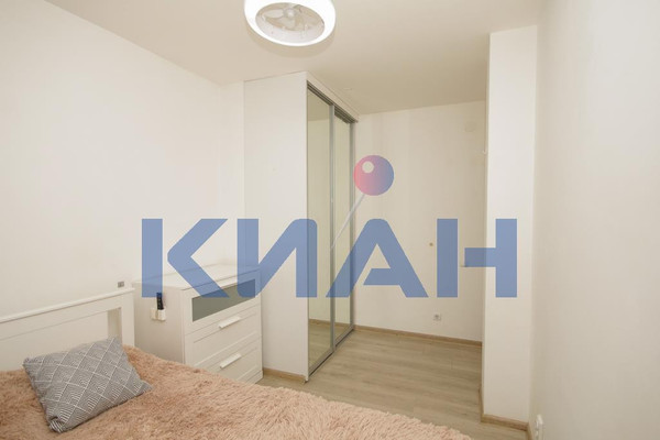 Продам двухкомнатную (2-комн.) квартиру, Лесопарковая ул, 21, Красноярск г