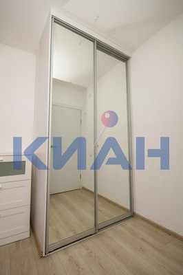 Продам двухкомнатную (2-комн.) квартиру, Лесопарковая ул, 21, Красноярск г