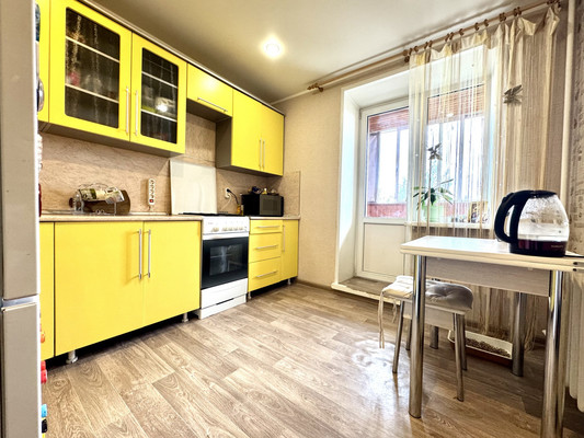 Продам однокомнатную (1-комн.) квартиру, 9 Января ул, 300кБ, Воронеж г
