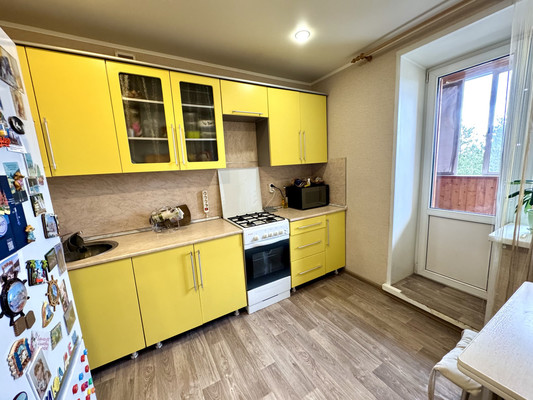 Продам однокомнатную (1-комн.) квартиру, 9 Января ул, 300кБ, Воронеж г