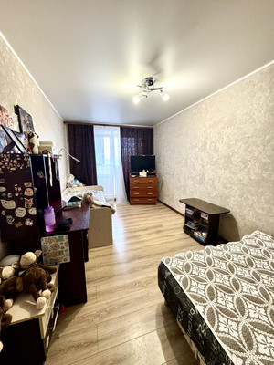 Продам однокомнатную (1-комн.) квартиру, 9 Января ул, 300кБ, Воронеж г