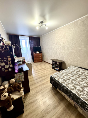 Продам однокомнатную (1-комн.) квартиру, 9 Января ул, 300кБ, Воронеж г
