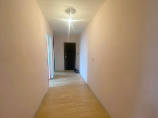 Продам трехкомнатную (3-комн.) квартиру, Каширская ул, 4к2, Ростов-на-Дону г