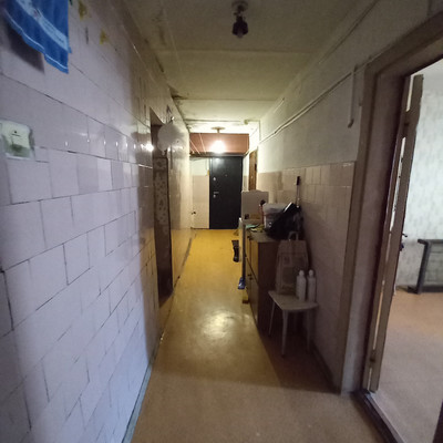 Продам комнату в 8-комн. квартире, 9 Января ул, 274, Воронеж г