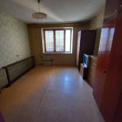 Продам комнату в 8-комн. квартире, 9 Января ул, 274, Воронеж г