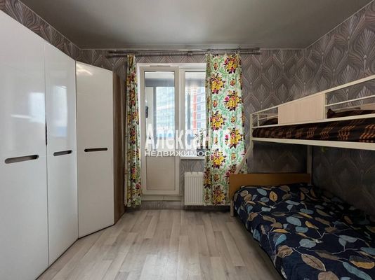 Продам однокомнатную (1-комн.) квартиру, Плесецкая ул, 10, Санкт-Петербург г