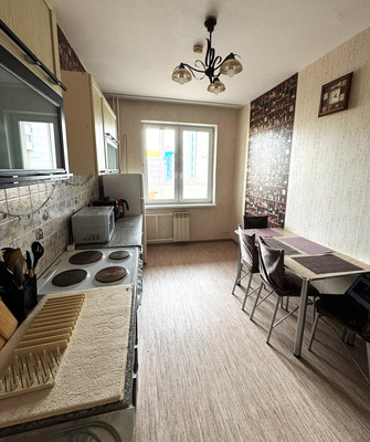 Продам двухкомнатную (2-комн.) квартиру, Байкальская ул, 202/13, Иркутск г