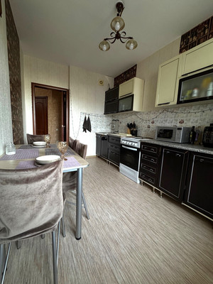 Продам двухкомнатную (2-комн.) квартиру, Байкальская ул, 202/13, Иркутск г