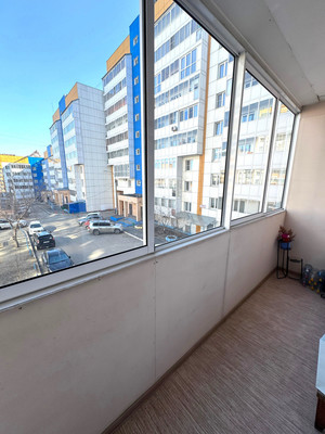 Продам двухкомнатную (2-комн.) квартиру, Байкальская ул, 202/13, Иркутск г