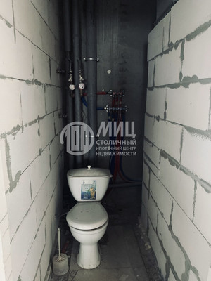 Продам двухкомнатную (2-комн.) квартиру, Новгородская ул, 5к1, Москва г