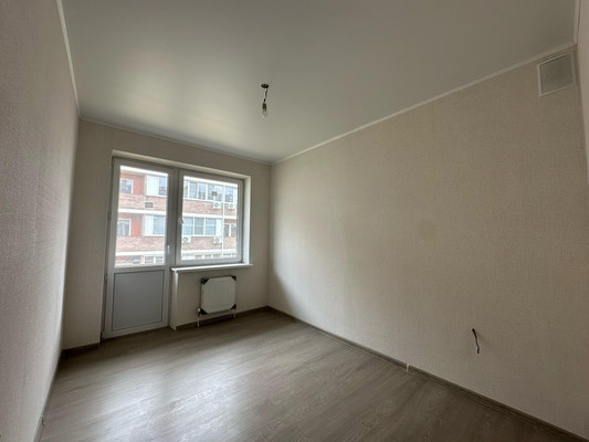 Продам однокомнатную (1-комн.) квартиру, им. генерала Петрова И.Т. ул, 41к2, Краснодар г