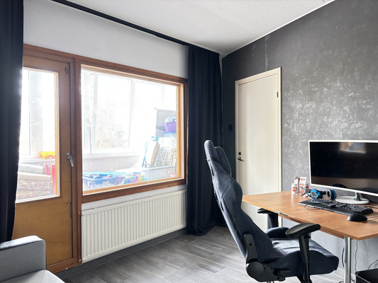 Продам трехкомнатную (3-комн.) квартиру, Ленина ул, 6, Костомукша г