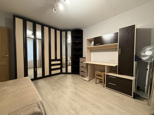 Продам двухкомнатную (2-комн.) квартиру, Песчаная ул, 4, Москва г