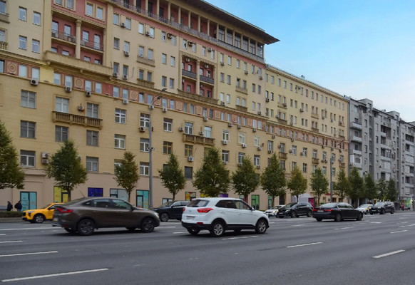 Продам коммерческое помещение 49,9 м2, Земляной Вал ул, 25, Москва г