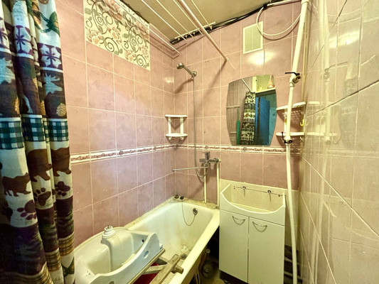 Продам многокомнатную квартиру, Народный б-р, 12к1, Рязань г