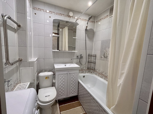 Продам однокомнатную (1-комн.) квартиру, Чкалова ул, 7б, Казань г