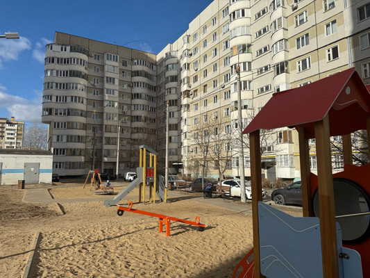 Продам трехкомнатную (3-комн.) квартиру, Ноксинский Спуск ул, 16, Казань г
