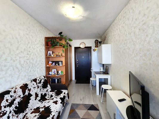 Продам комнату в 12-комн. квартире, Горняков пр-кт, 2Б, Костомукша г