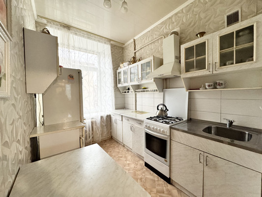 Продам многокомнатную квартиру, Фокина ул, 32, Радица-Крыловка рп