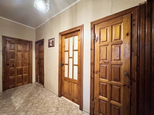 Продам многокомнатную квартиру, Фокина ул, 32, Радица-Крыловка рп