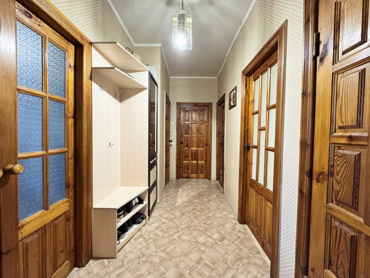 Продам многокомнатную квартиру, Фокина ул, 32, Радица-Крыловка рп