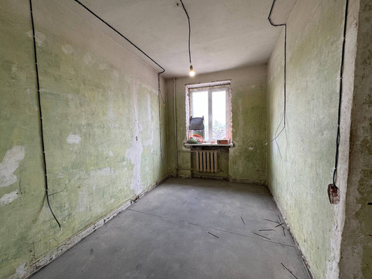 Продам трехкомнатную (3-комн.) квартиру, Красных Зорь ул, 25, Ростов-на-Дону г