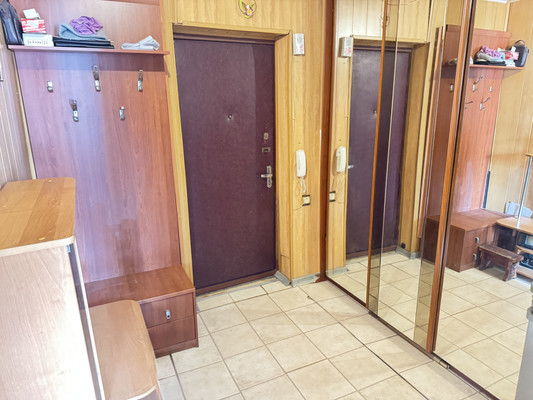Продам трехкомнатную (3-комн.) квартиру, Юбилейная ул, 25, Люберцы г