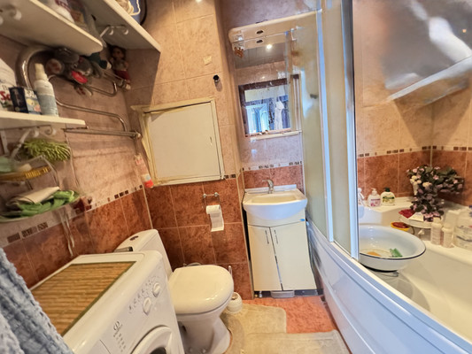 Продам трехкомнатную (3-комн.) квартиру, Юбилейная ул, 25, Люберцы г