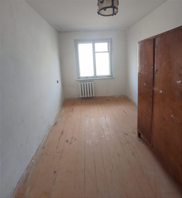Продам трехкомнатную (3-комн.) квартиру, 9-й мкр, 24, Липецк г