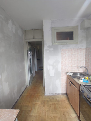 Продам трехкомнатную (3-комн.) квартиру, 9-й мкр, 24, Липецк г