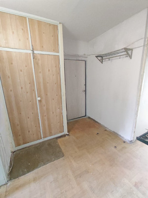 Продам трехкомнатную (3-комн.) квартиру, 9-й мкр, 24, Липецк г