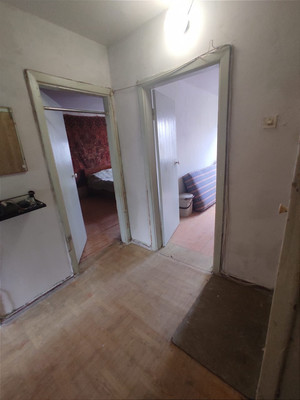 Продам трехкомнатную (3-комн.) квартиру, 9-й мкр, 24, Липецк г