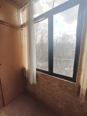 Продам трехкомнатную (3-комн.) квартиру, 9-й мкр, 24, Липецк г
