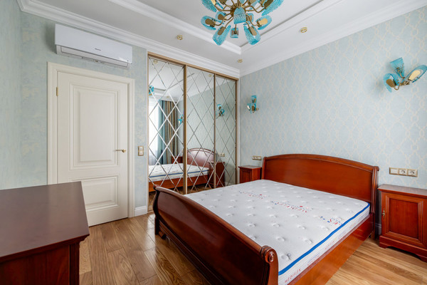 Сдам трехкомнатную (3-комн.) квартиру, Староалексеевская ул, 5а, Москва г