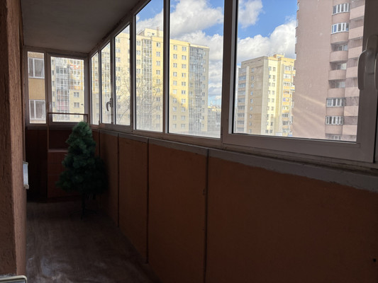 Продам однокомнатную (1-комн.) квартиру, Рощинская ул, 44, Екатеринбург г