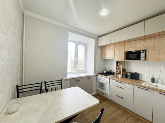 Продам трехкомнатную (3-комн.) квартиру, Ютазинская ул, 14, Казань г