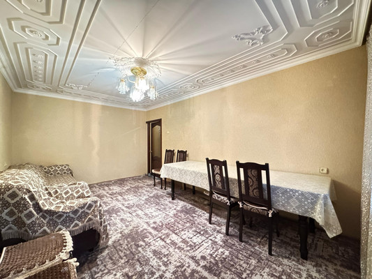 Продам трехкомнатную (3-комн.) квартиру, Тырныаузский проезд, 3, Нальчик г