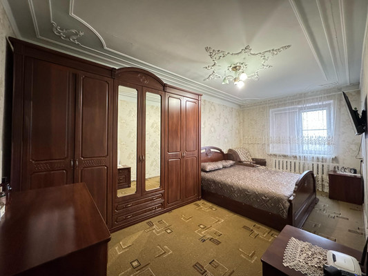 Продам трехкомнатную (3-комн.) квартиру, Тырныаузский проезд, 3, Нальчик г