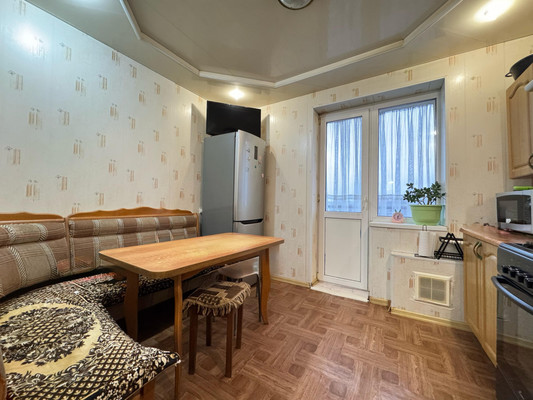 Продам трехкомнатную (3-комн.) квартиру, Тырныаузский проезд, 3, Нальчик г
