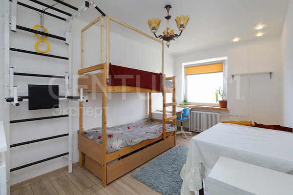 Продам двухкомнатную (2-комн.) квартиру, Гайдара ул, 145 , Калининград г