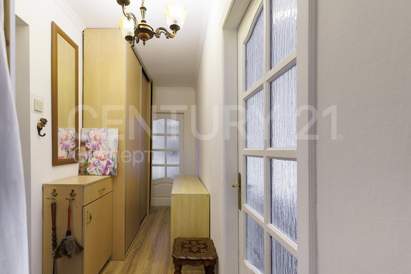Продам двухкомнатную (2-комн.) квартиру, Гайдара ул, 145 , Калининград г