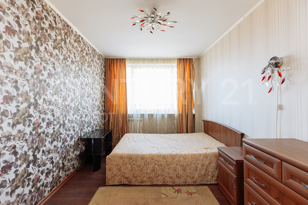 Продам трехкомнатную (3-комн.) квартиру, Подполковника Емельянова ул, 46 , Калининград г