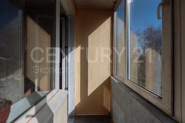 Продам трехкомнатную (3-комн.) квартиру, Подполковника Емельянова ул, 46 , Калининград г