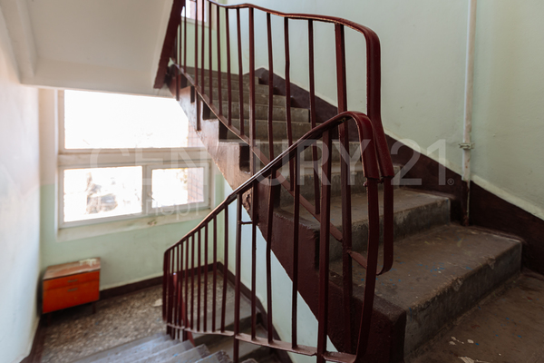 Продам трехкомнатную (3-комн.) квартиру, Подполковника Емельянова ул, 46 , Калининград г