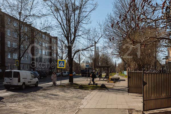 Продам трехкомнатную (3-комн.) квартиру, Подполковника Емельянова ул, 46 , Калининград г