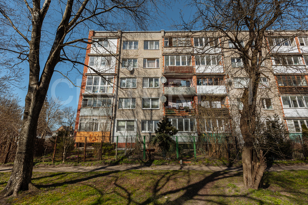 Продам трехкомнатную (3-комн.) квартиру, Подполковника Емельянова ул, 46 , Калининград г